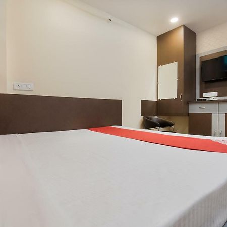 Oyo 45609 The Legend Inn Deluxe Danapur Exterior photo