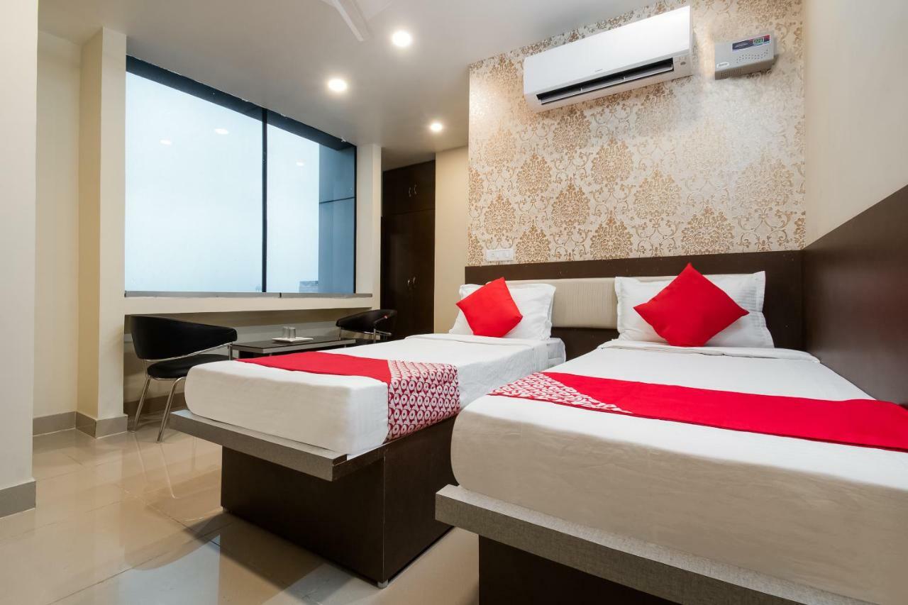 Oyo 45609 The Legend Inn Deluxe Danapur Exterior photo