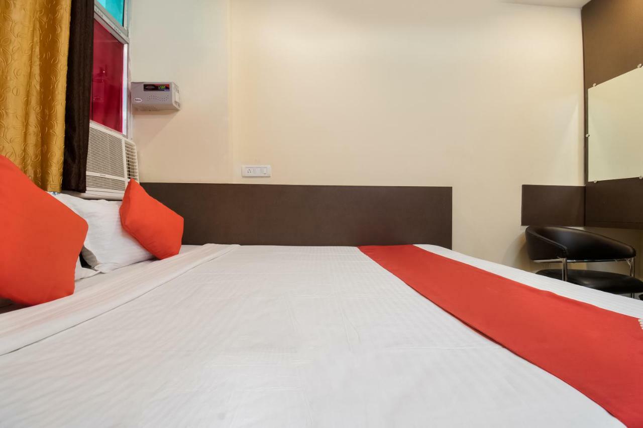 Oyo 45609 The Legend Inn Deluxe Danapur Exterior photo